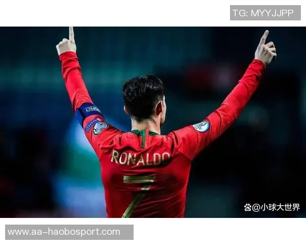 C罗头球助攻未果菲利克斯射门高出后C罗无奈敲脑门